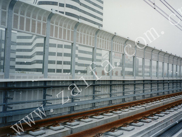 輕軌吸音型聲屏障